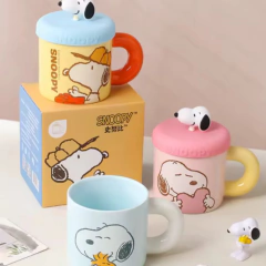 TAZA CON TAPA SNOOPY COLORS - comprar online