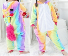 PIJAMA KIGURUMI UNI RAINBOW en internet