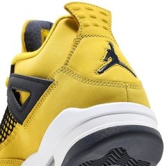 Nike Air Jordan 4 Retro 'Lightning' 2021 na internet