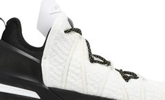 Tênis LeBron 18 'Home' na internet