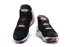 Imagem do Tênis LeBron 18 'James Gang'