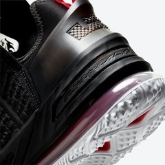 Tênis LeBron 18 'Black University Red' na internet