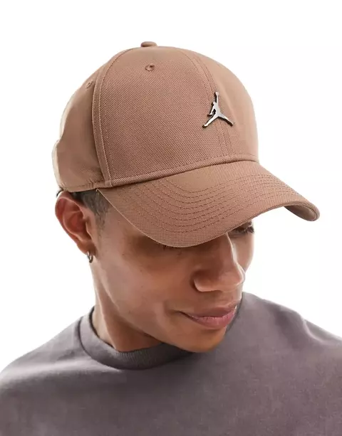 GORRA JORDAN MARRON OSCURO