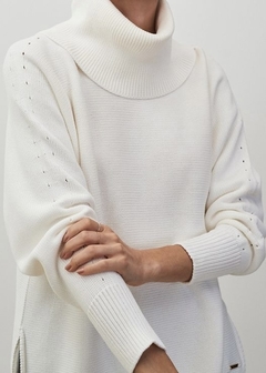BLUSA GOLA ALTA OFF-WHITE. na internet