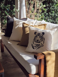 ALMOHADON TIGRE NEGRO