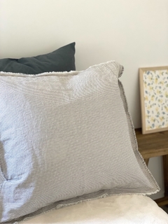 ALMOHADON JULIA 60x60 - comprar online