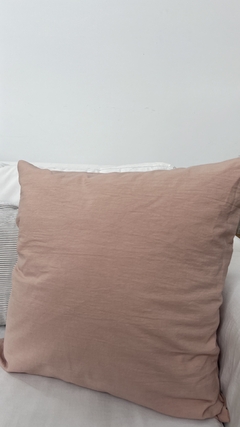 ALMOHADON ROSA 50x50 - comprar online