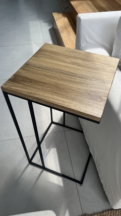 MESA DE APOYO HIERRO Y MADERA