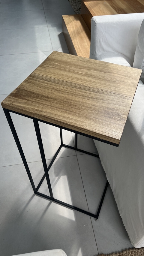 MESA DE APOYO HIERRO Y MADERA