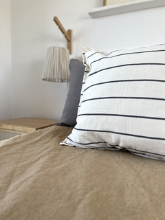 ALMOHADON RAYAS PLOMO