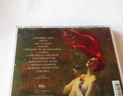 HOLE- CELEBRITY SKIN na internet