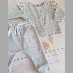 CONJUNTO PLUSH CON VOLADOS