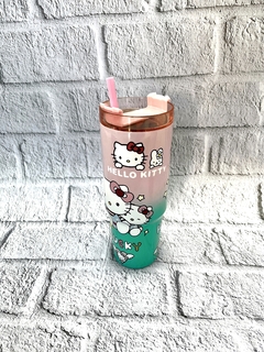 Vasos Sanrio: Kuromi & Hello Kitty en internet