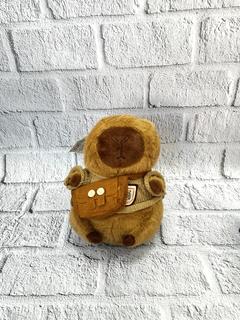 Peluche Capybara con Sweater 25 cm - comprar online