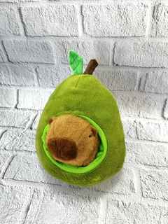 Capybara peluche con Palta - comprar online