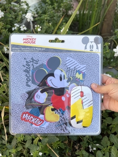 Mouse Óptico Inalámbrico y Mouse Pad