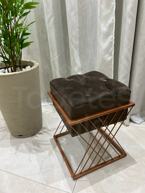 Puff Capitonê Quadrado Alumínio Marrom