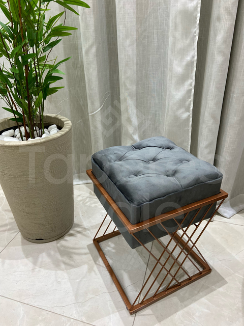 Puff Capitonê Quadrado Alumínio Cinza