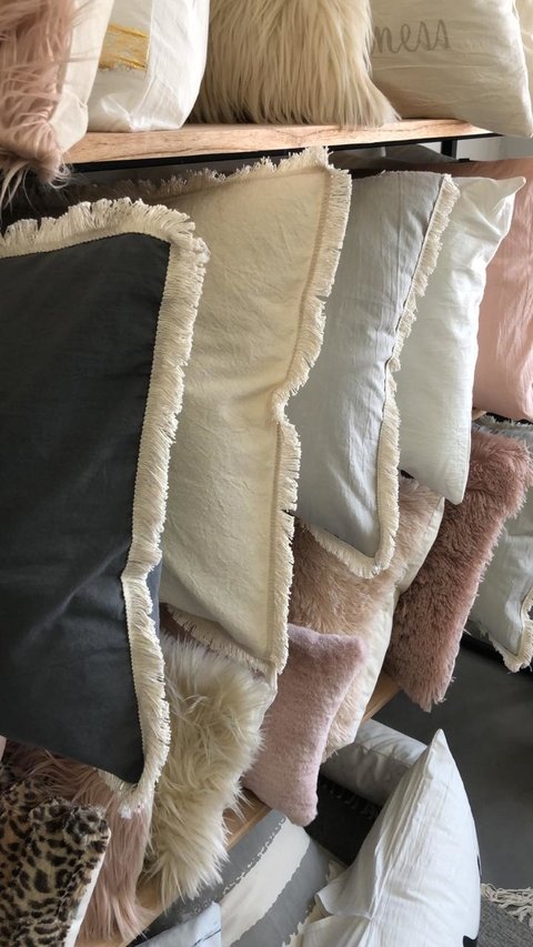 ALMOHADON TUSOR CON FLECOS
