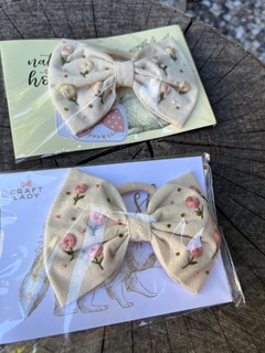 Moños Bordados Rococo en internet