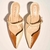 Imagem do Mule Camel Off White Couro Bico Fino Jules