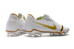 Chuteira Nike Phantom VNM Elite - comprar online
