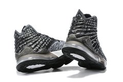 Imagem do TÊNIS NIKE LEBRON XVII