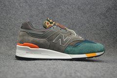 Tênis New Balance 997 na internet