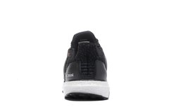 Tênis Adidas Ultra Boost 3.0 na internet