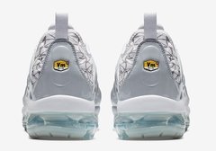 Nike Air Vapormax Plus White na internet