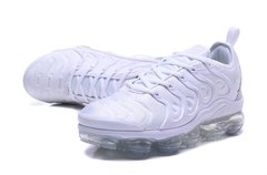 Nike Air Vapormax Plus All White na internet