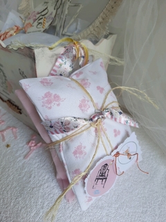 Almohaditas Perfumadas "LAURA"