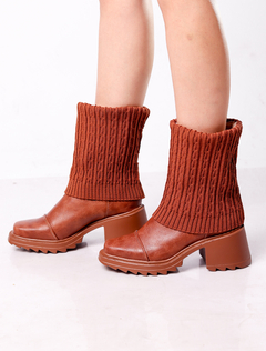 BOTA COTURNO COM TRICOT CARAMELO SAFIRA - Marine