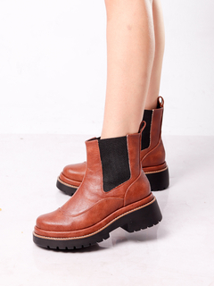 BOTA COTURNO CANO BAIXO CARAMELO E PRETO CORA - comprar online