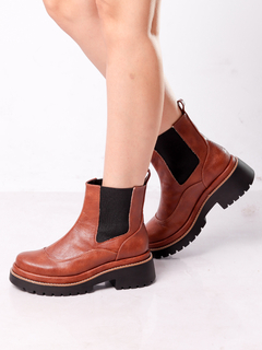 BOTA COTURNO CANO BAIXO CARAMELO E PRETO CORA - loja online