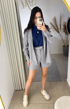 CONJUNTO DE CAMISA E SHORTS CINZA RUBIA na internet