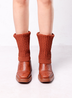 BOTA COTURNO COM TRICOT CARAMELO SAFIRA na internet