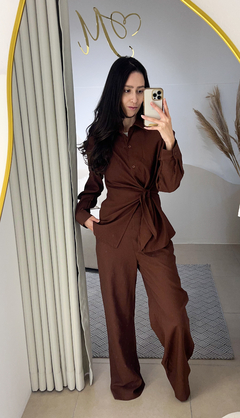 CONJUNTO CAMISA E CALÇA MARROM ANI - comprar online