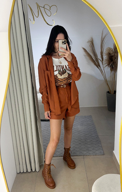 CONJUNTO DE CAMISA E SHORTS CARAMELO RUBIA na internet
