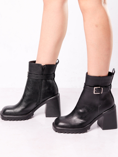 BOTA CANO BAIXO COM SALTO PRETA TABATA - comprar online