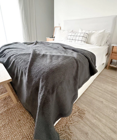 Manta Corderito Pile Soft Gris - comprar online