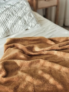 Manta Corderito Pile Soft Canela - comprar online