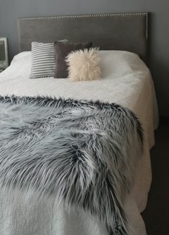 Manta Pie de Cama Nordico Premium - ZORRO NEVADO