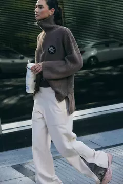 SWEATER FUSION DARK BROWN en internet