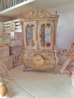 Alhajero Mini Ropero Antiguo con Reloj - tienda online