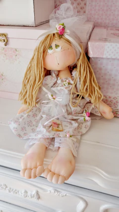 Mini Muñeca Romántica Carmela - comprar online