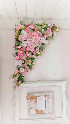 Guirnalda Floral Romántica – Composición Completa Decorativa - tienda online