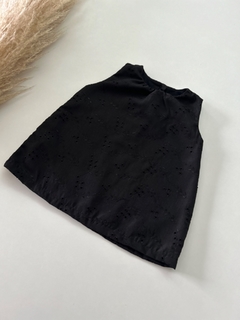 Vestido em laise preto,produzido em tecido 100% algodão.
Ideal para os dias de calor, na entrega de presentes, nascimento,chá revelação surpreender a amiga gestante.
Compre online ou presencial.