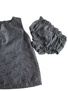 Vestido laise preto em laise de algodão forrado pra proteger a pele do bebê