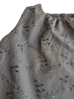 Vestido laise preto em laise de algodão forrado pra proteger a pele do bebê